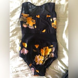 Chelsea B child medium black leotard